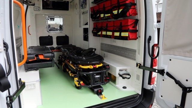 L’interno dell’ambulanza elettrica basata su Nissan NV400