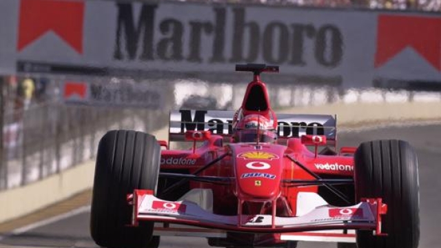 Michael Schumacher sul circuito di San Paolo nel 2002. Ap