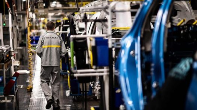 L’impianto Renault di Flins che è a rischio di chiusura o ridimensionamento