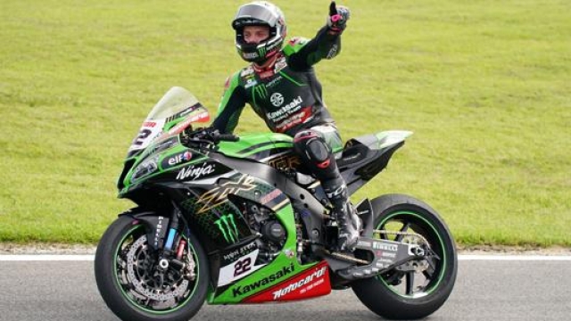 Alex Lowes, 29 anni, sulla sua Kawasaki festeggia la vittoria in Gara 2 nell’ultimo GP Australia, marzo 2020. Epa