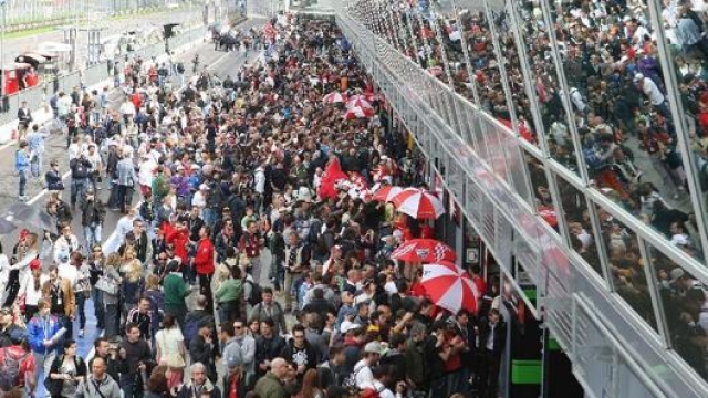 Il paddock di Monza in una normale giornata di gran premio