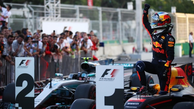 Ricciardo esulta dopo il GP di Baku 2017 (LaPresse)
