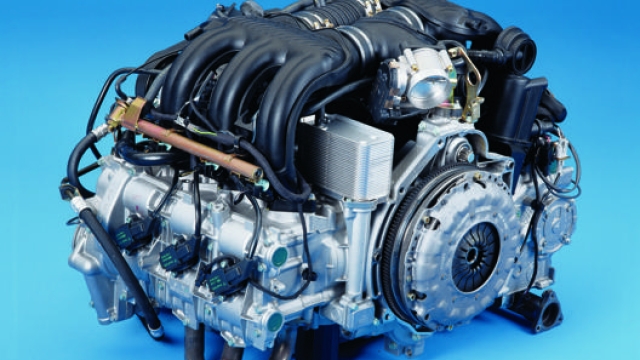 Il motore è il 6 cilindri 3.2 litri boxer di nuova concezione raffreddato ad acqua per rispettare le norme antinquinamento