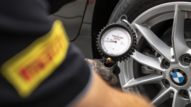 Il controllo della pressione degli pneumatici deve riguardare anche la ruota di scorta