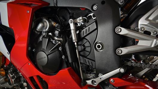 Particolare del motore della nuova Honda CBR1000RR-R