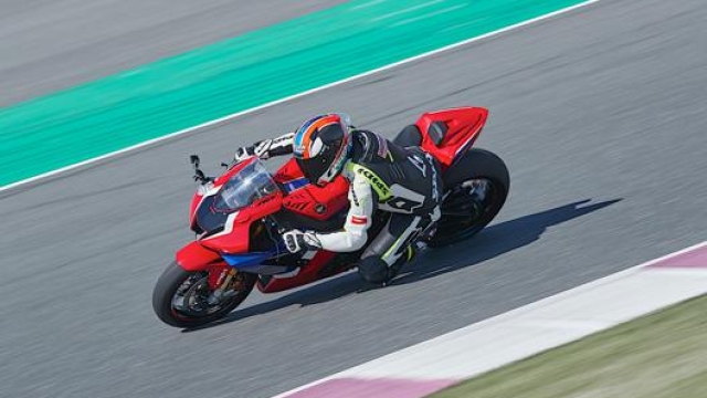 La nuova Fireblade sfrutta tutto il know-how della MotoGP derivato dalla RC213V