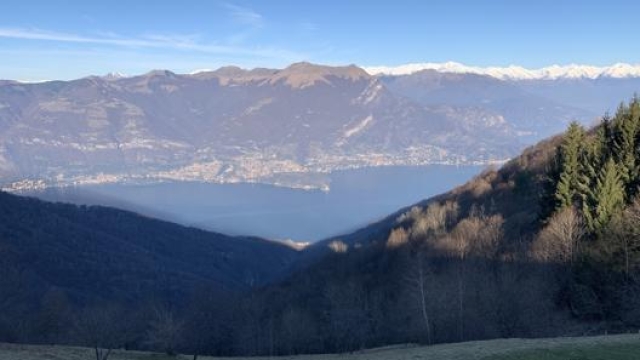 Panorama sul Lago di Como dal Monte San Primo. Masperi
