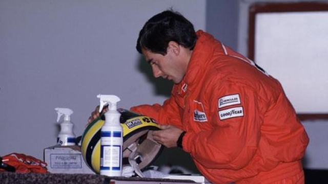 Senna vinse tre Mondiali di F1 nel 1988, 1990 e 1991, tutti con la McLaren. Lapresse