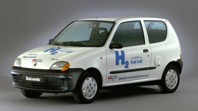 Nel 2001 Fiat presentava la Seicento con tecnologia Fuel Cell: attualmente solo Honda, Toyota, Hyundai e Mercedes producono auto con questo tipo di alimentazione