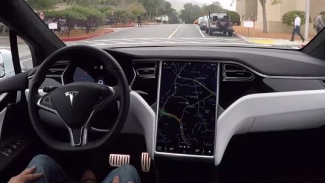 L’Autopilot di Tesla è conforme al Livello 2