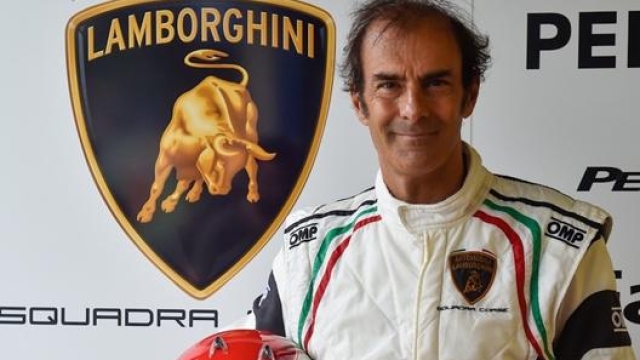 Emanuele Pirro con i colori della Lamborghini