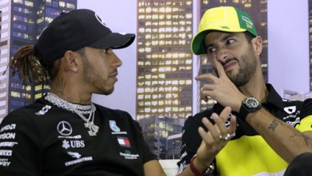 Da sinistra Lewis Hamilton e Daniel Ricciardo. Lapresse