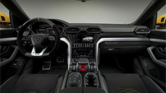 Gli interni della Lamborghini Urus