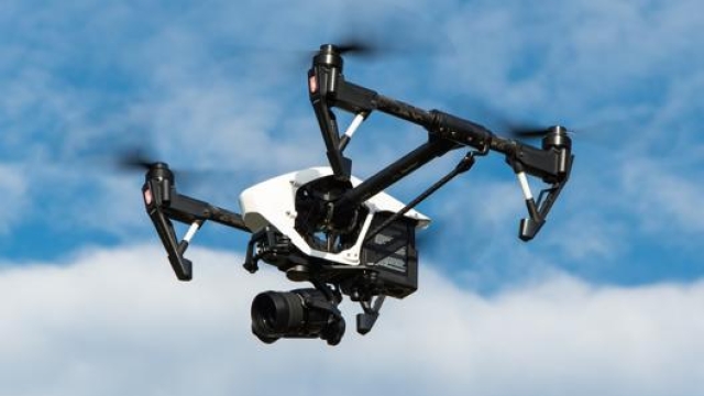 L’Enac ha autorizzato le forze dell’ordine all’uso di droni per monitorare il divieto