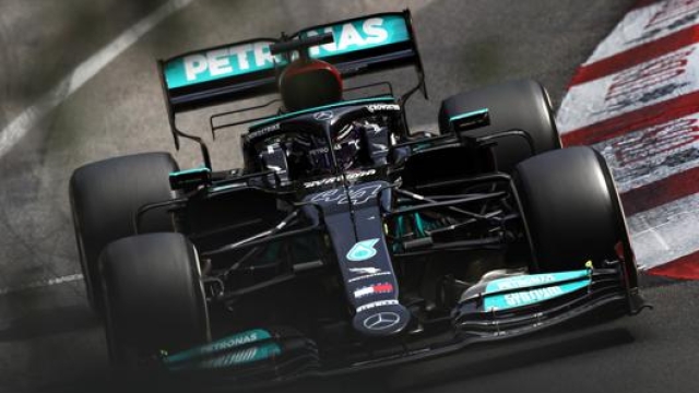 Lewis Hamilton in gara a Montecarlo. Getty
