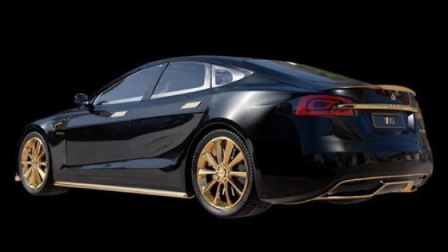 Come si può vedere la “cura” della Caviar rende la Model S particolarmente opulenta