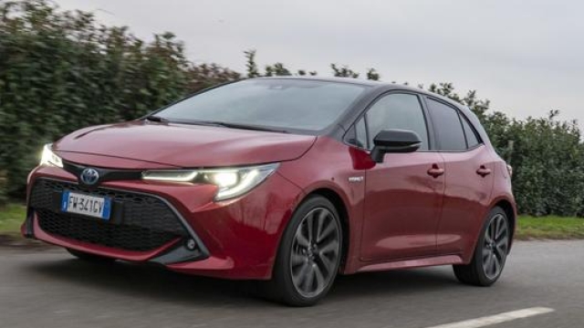 Linee più aggressive per la nuova generazione di Toyota Corolla