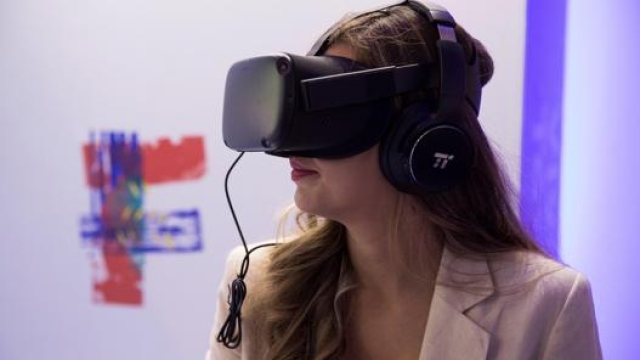 Un visore di realtà virtuale. Epa