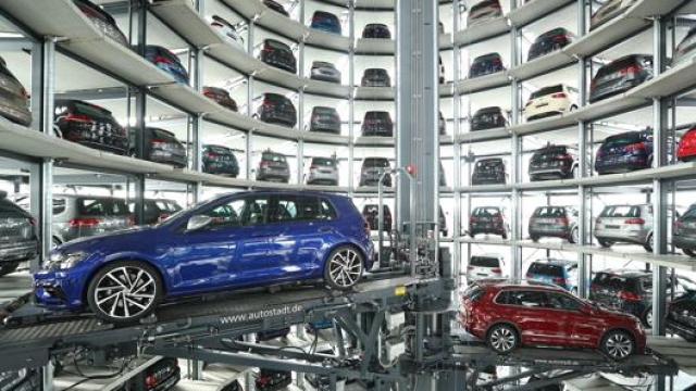L’interno dell’impianto Volkswagen di Wolfsburg. Getty