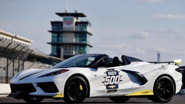 La Chevrolet Corvette Stingray safety car della 500 Miglia di Indianapolis 2021