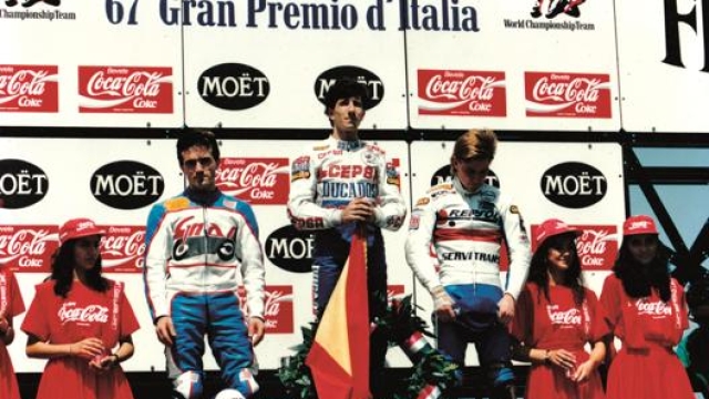 Gnani sul podio del Gran Premio nel 1989