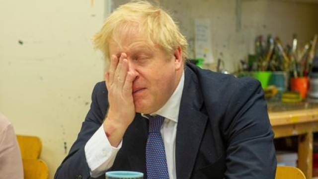 Il premier britannico Boris Johnson si è rivolto alle case automobilistiche per la produzione di attrezzature sanitarie. AFP