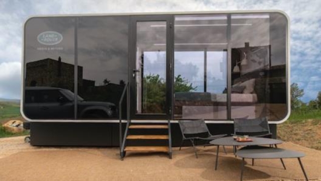 L’esterno della Defender Eco-Home, concepito per integrarsi nell’ambiente (foto Jaguar Land Rover)