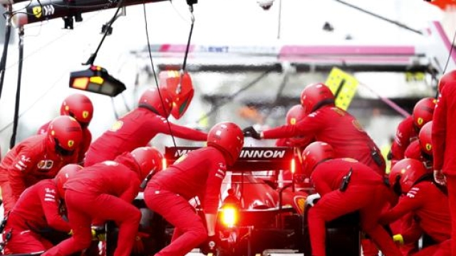 Il team Ferrari in azione. Ap