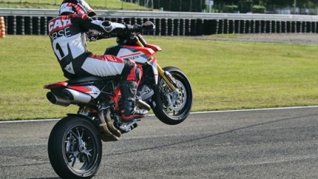 La nuova Ducati Hypermotard 950 SP è una vera fun bike