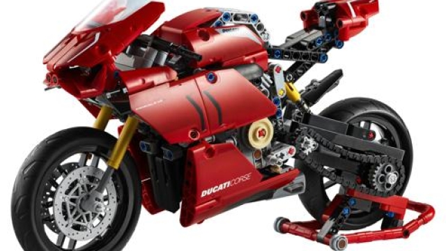 La Ducati Panigale V4 R fatta con i mattoncini Lego