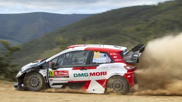 Elfyn Evans impegnato al Rally di Portogallo sulla Toyota Yaris