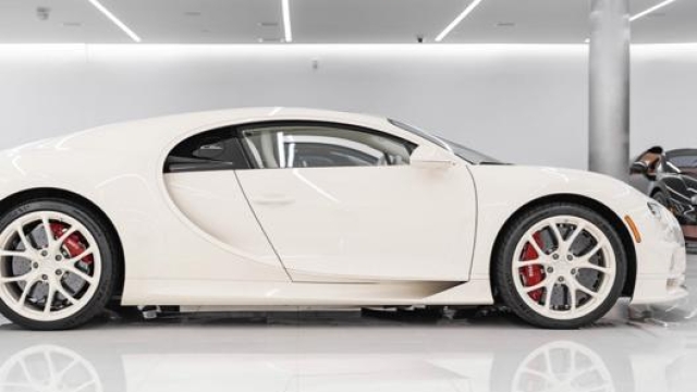 Nel periodo anteguerra Ettore Bugatti aveva commissionato selle e altri finimenti in pelle a Émile-Maurice Hermès