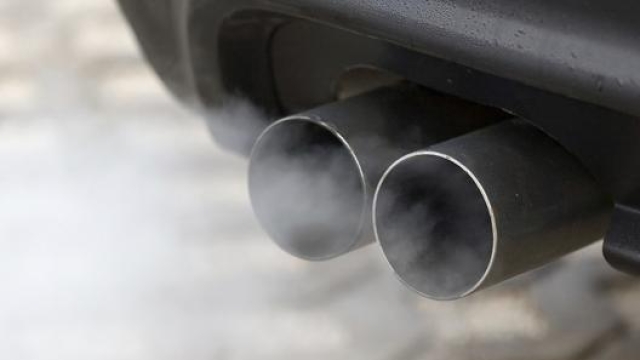 Le emissioni di poveri sottili (PM10) e biossido di azoto (NO2) sono originate dalla combustione