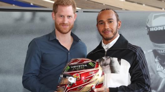 Il principe Harry e Lewis Hamilton a Silverstone
