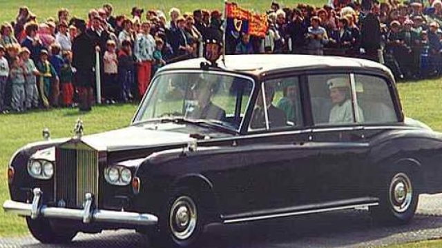 Nel 1977, Rolls Royce regalò alla regina questa Phantom VI