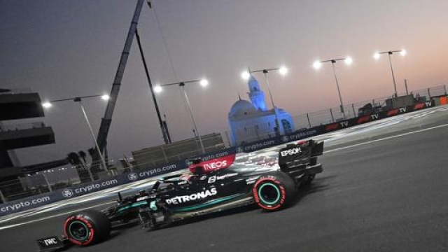 Lewis Hamilton in azione a Gedda, in Arabia. Afp