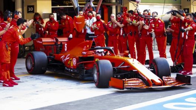 Il saluto del box Ferrari a Vettel ad Abu Dhabi. Getty