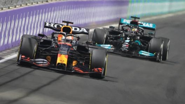 Verstappen e Hamilton in Arabia Saudita. Afp