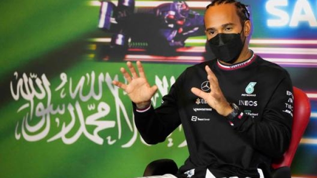 Lewis Hamilton in conferenza stampa a Jeddah. Afp