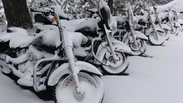 Stop alla circolazione di moto e scooter in caso di neve e ghiaccio