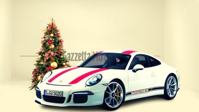 La preferita, la Porsche 911 qui in versione R