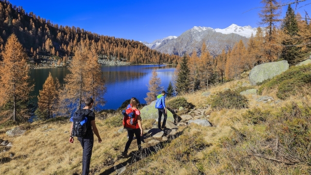 In Trentino diverse località organizzano escursioni in montagna durante il mese di ottobre