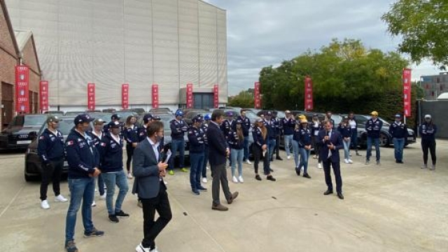 Un momento della cerimonia di consegna delle 48 Audi Q7 agli atleti della Fisi all’Hangar Bicocca di Milano