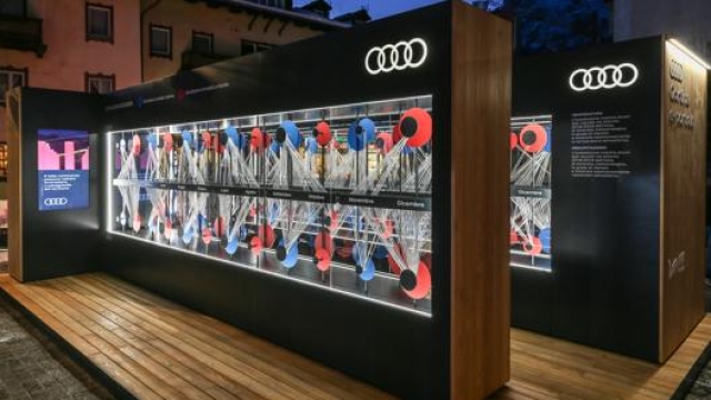 L’Audi Cortina e-portrait è un osservatorio sull’ecosistema. Si trova in Corso Italia a Cortina