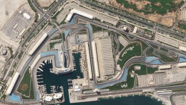 Il circuito di Yas Marina  ha 21 curve, 11 frenate ed è lungo 5.554 metri