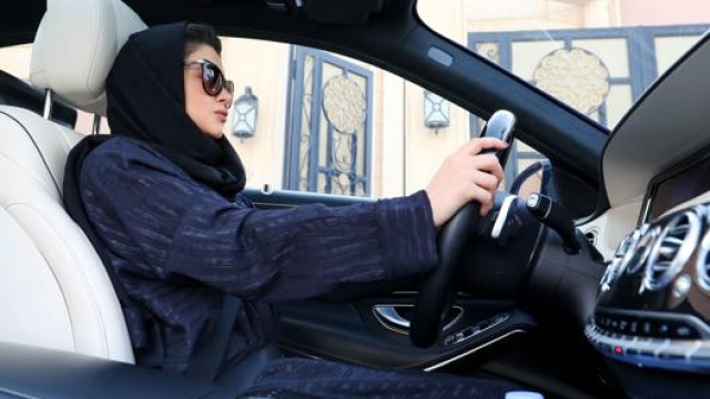 Nel 2018 l’Arabia Saudita ha finalmente concesso alle donne il diritto di prendere la patente di guida. Afp