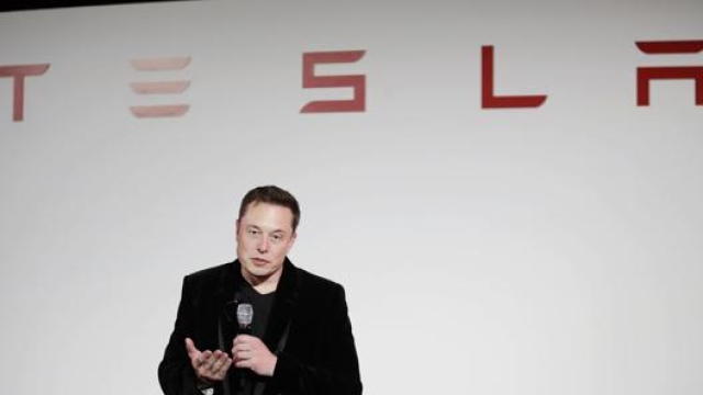 Elon Musck grazie alle sue capacità di gestione riesce a porre in condizioni favorevoli il suo business