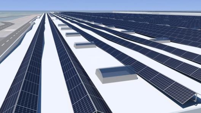 L’immensa copertura fotovoltaica dello stabilimento di Gyor