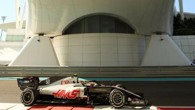 Mick Schumacher all’esordio con la Haas in F.1 nelle libere di Abu Dhabi. Afp