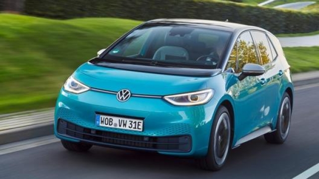 La Volkswagen ID.3 Tour con batteria da 77 kWh ha un’autonomia di 549 km